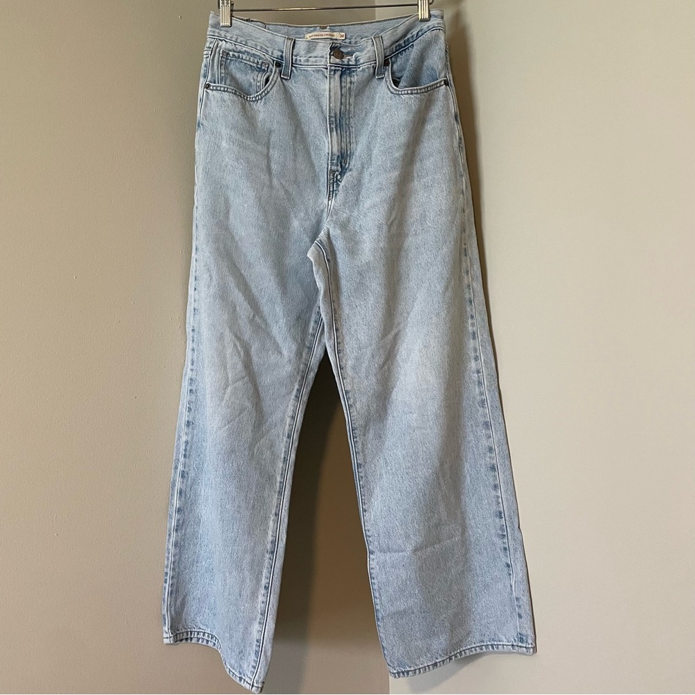 Levi High Waisted Straight Jeans